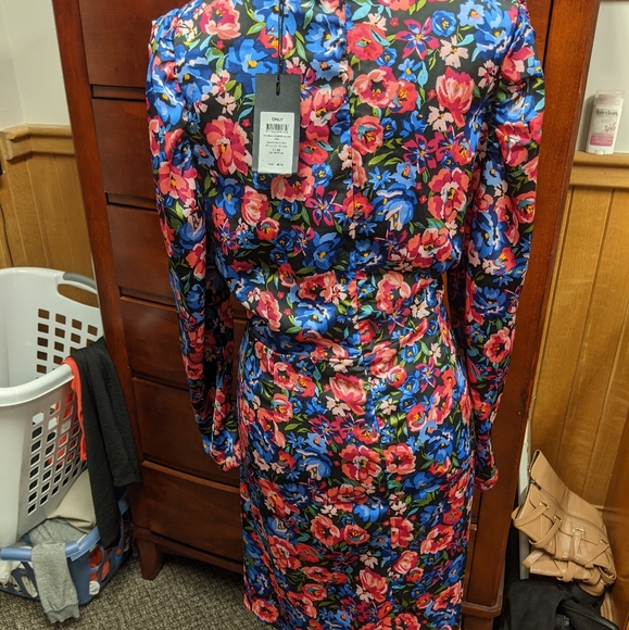 NWT Dex Dress - Picture 4 of 6